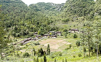 黔南山区大力发展旅游业，助力贫困地区脱贫致富,黔南山区大力发展旅游业，助力贫困地区脱贫致富,第1张