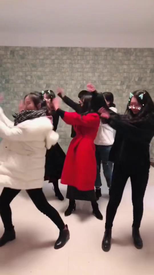 抖音上这个小姐姐的舞蹈火到爆，学会后你也可以成为网红,抖音上这个小姐姐的舞蹈火到爆，学会后你也可以成为网红,第3张