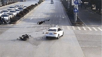 自贡一路口车祸不断，车主呼吁改善交通安全,自贡一路口车祸不断，车主呼吁改善交通安全,第3张